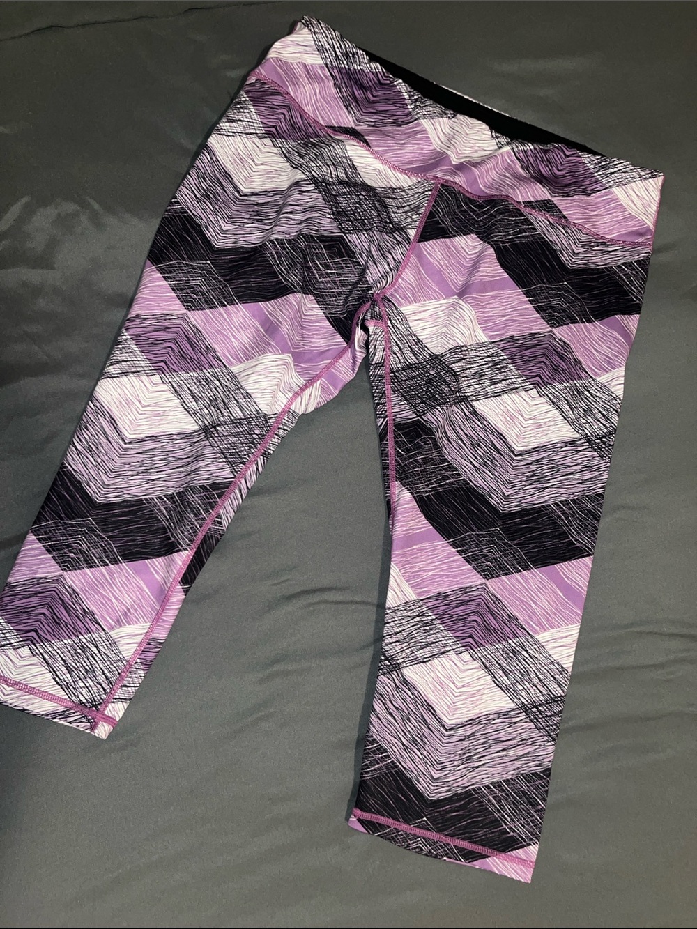 Women's ODODOS  Purple Geometric Capri Leggings